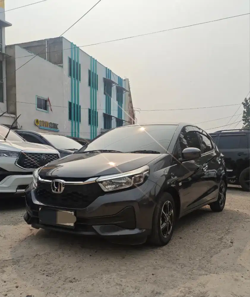 Brio E cvt matic 2024 / 2025 istimewa dp 25 jt