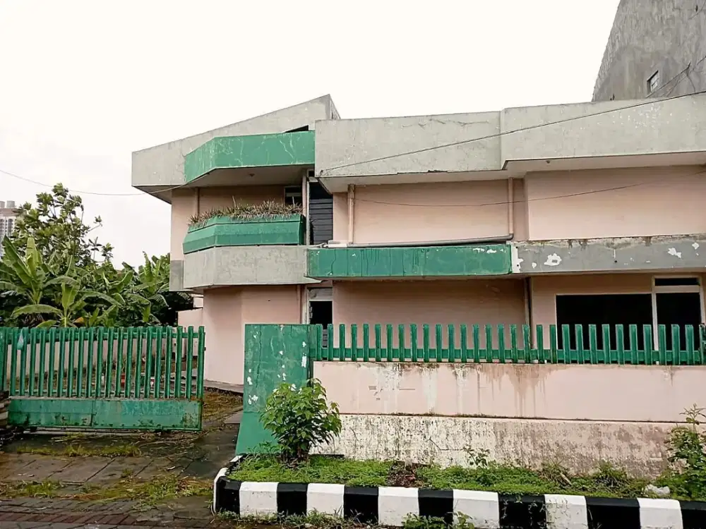 Dijual Rumah Mewah Hitung Tanah Strategis Dekat Mall Trans Icon Lokasi  GAYUNGSARI  Surabaya