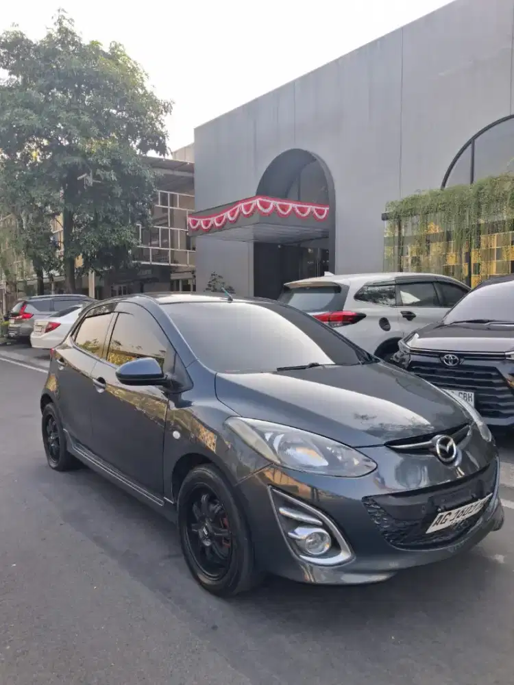 Mazda 2 R matic