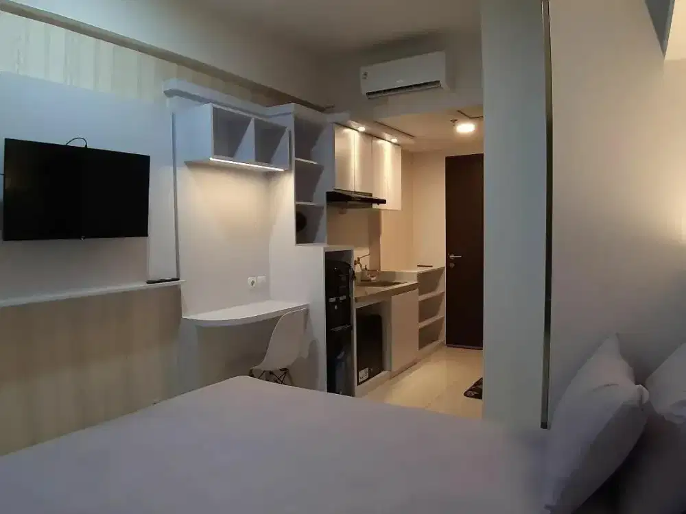 Apartement Urbana  Full Furnished type Studio lokasi dekat Kampus UNS fasilitas lengkap