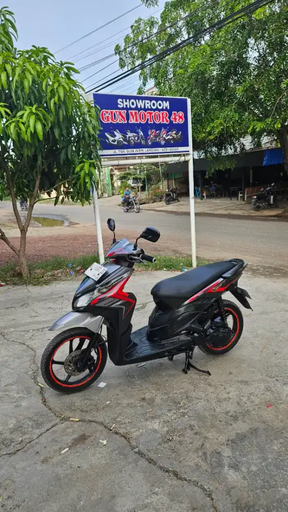 Di jual honda vario techno tahun 2011