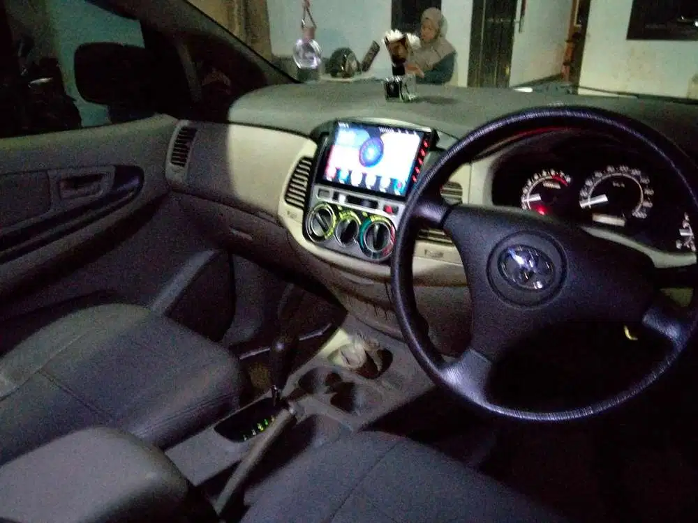 Toyota Kijang Innova 2011 Bensin