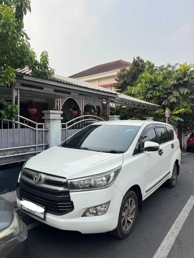 Kijang Innova Reborn 2.4 G MT