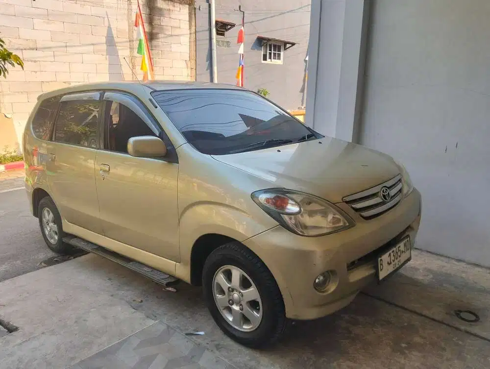 Toyota Avanza 2004 Bensin