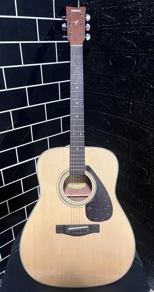 Gitar YAMAHA F370