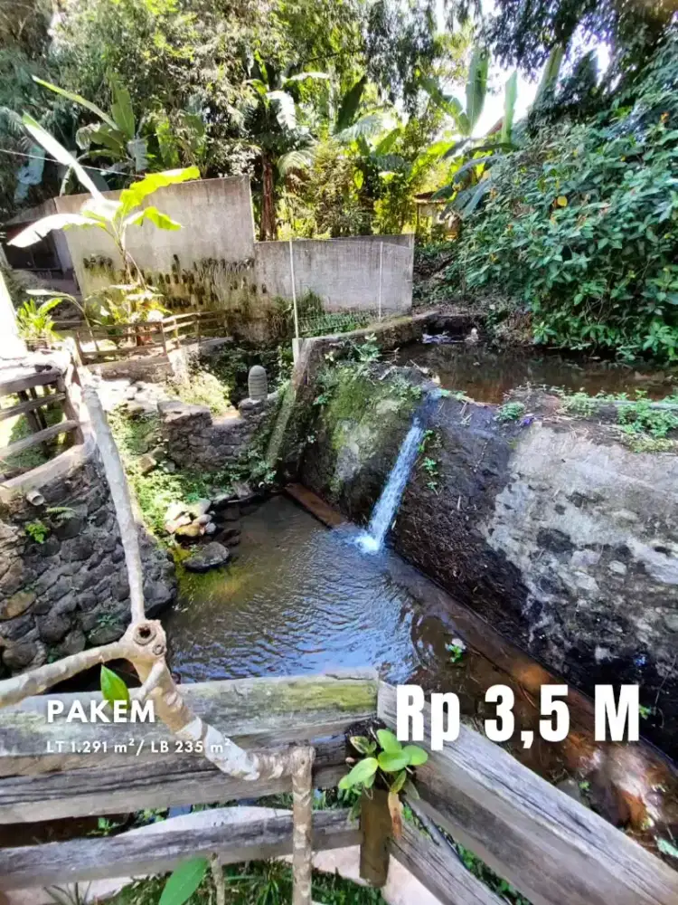 Dijual Rumah Rasa Villa dengan Aliran Sungai di Area Sejuk Pakem