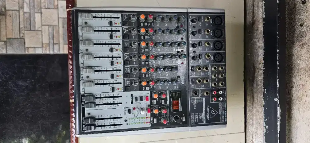 Mixer behringer 8 cenel xenyx X1204USB original