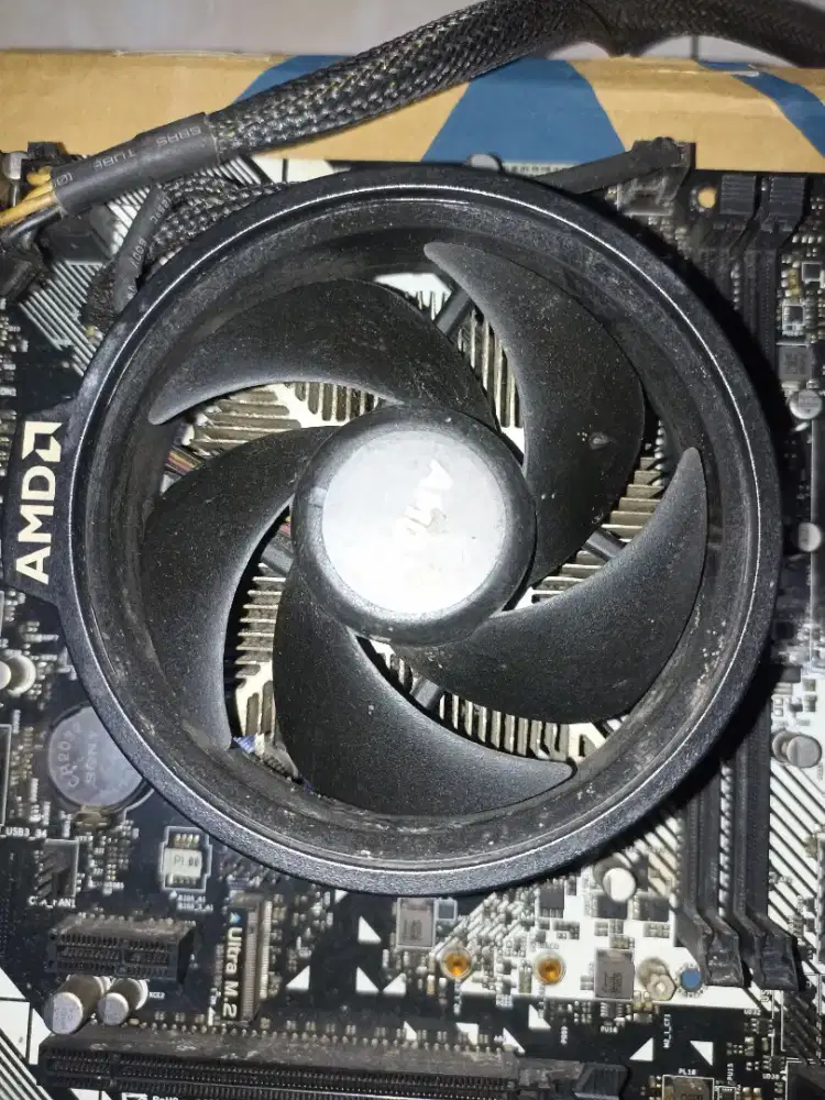 Amd Ryzen 5 2400G R5 2400G 3.6 Ghz Quad-Core