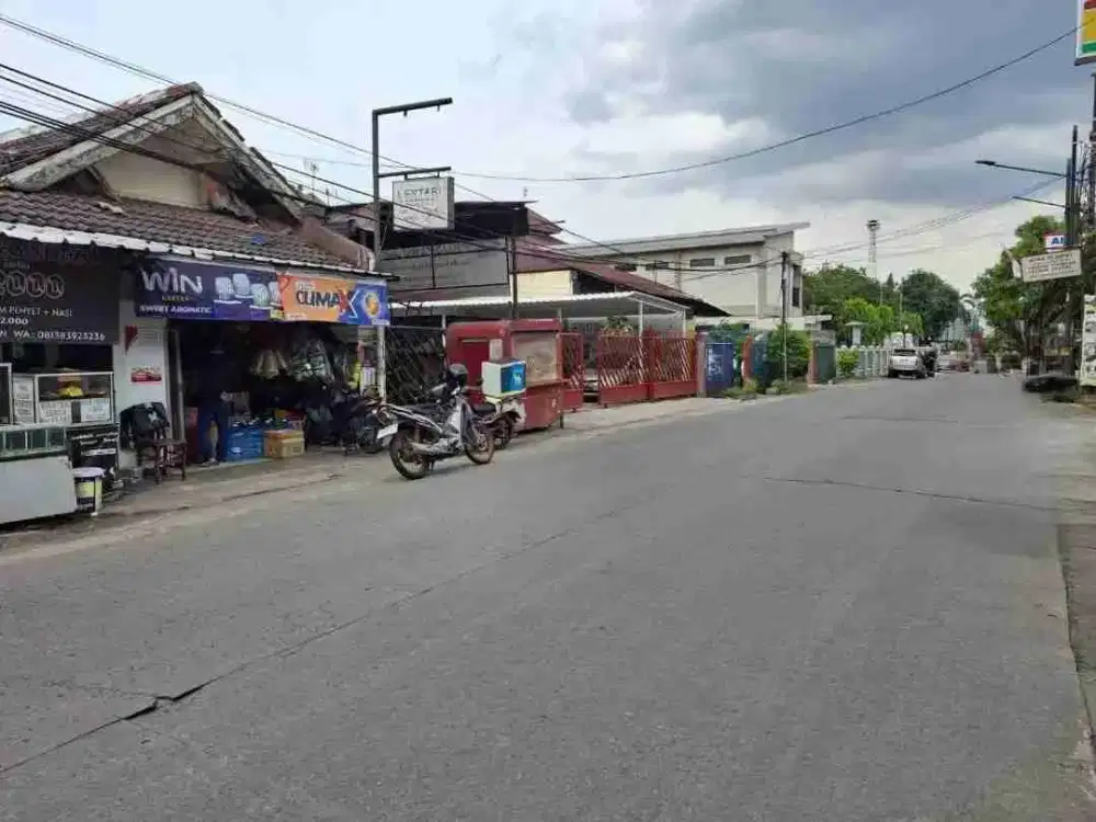 Dijual Cepat Rumah Bangunan Lama Tanah Luas Dekat Galaxy Lokasi Pinggir Jalan Jaka Setia Bekasi Selatan