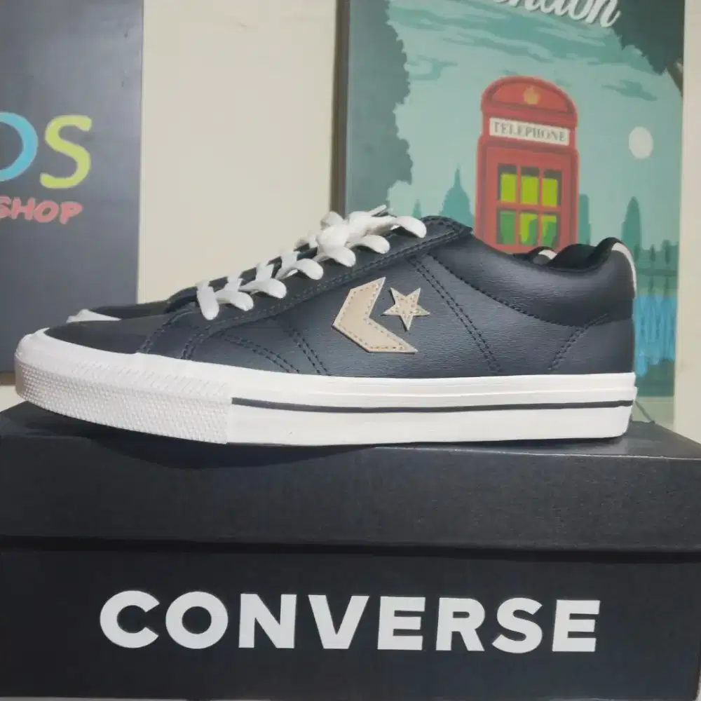 Sepatu  Converse pria