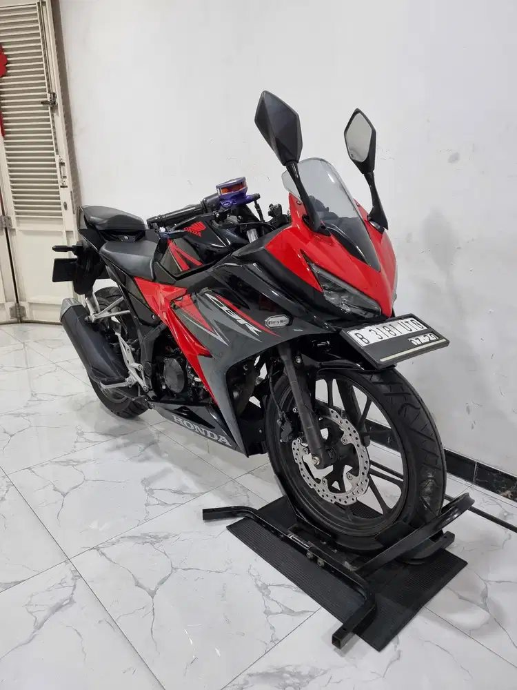 KM 5 RIBU !! Honda CBR 150 R LED Fi 2019 bln 7 Dijamin seperti baru