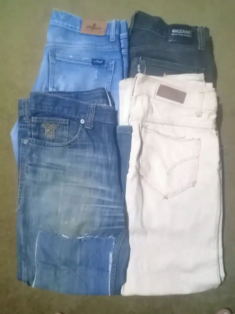 Celana jean bekas bermerk 4 potong