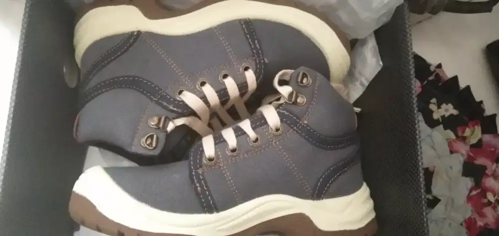 Jual sepatu gunung safety