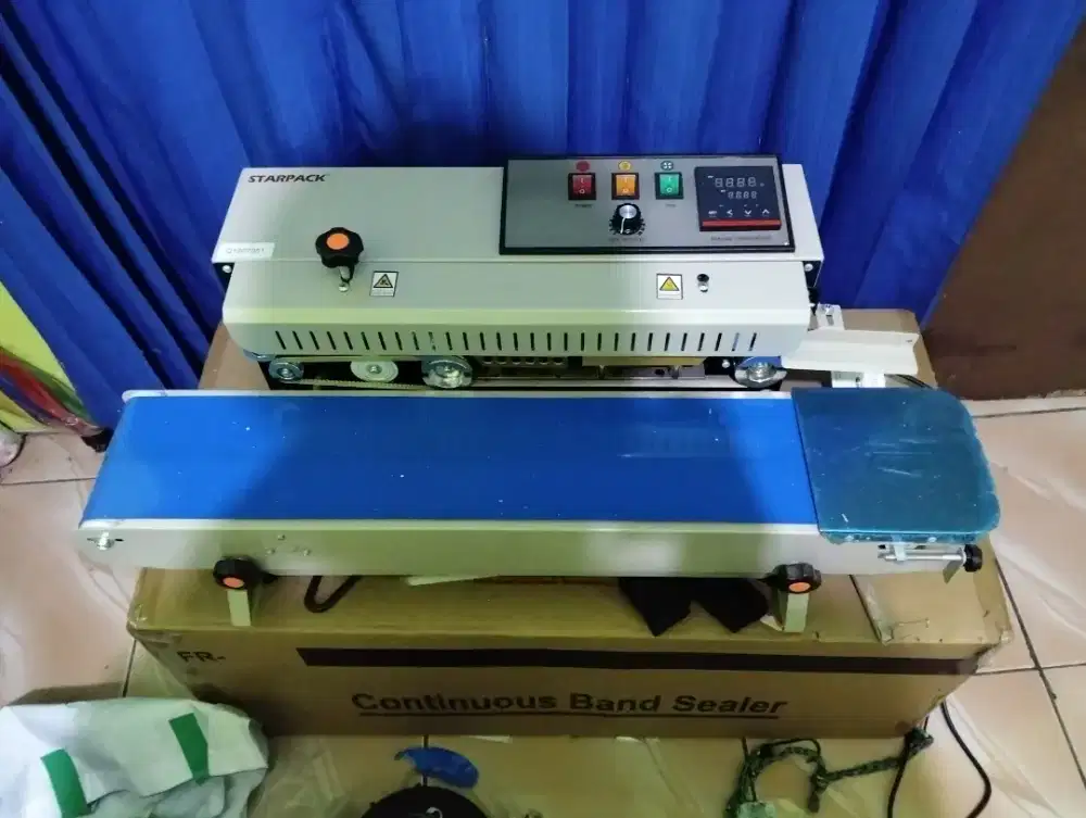 Mesin kontinyu Sealer