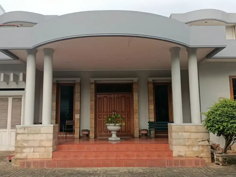 Jual Rumah dekat Stasiun MRT Cipete LT 819 M2 Plus Swimming Pool Cipete Selatan Cilandak Jakarta Selatan Bawah Harga Pasar