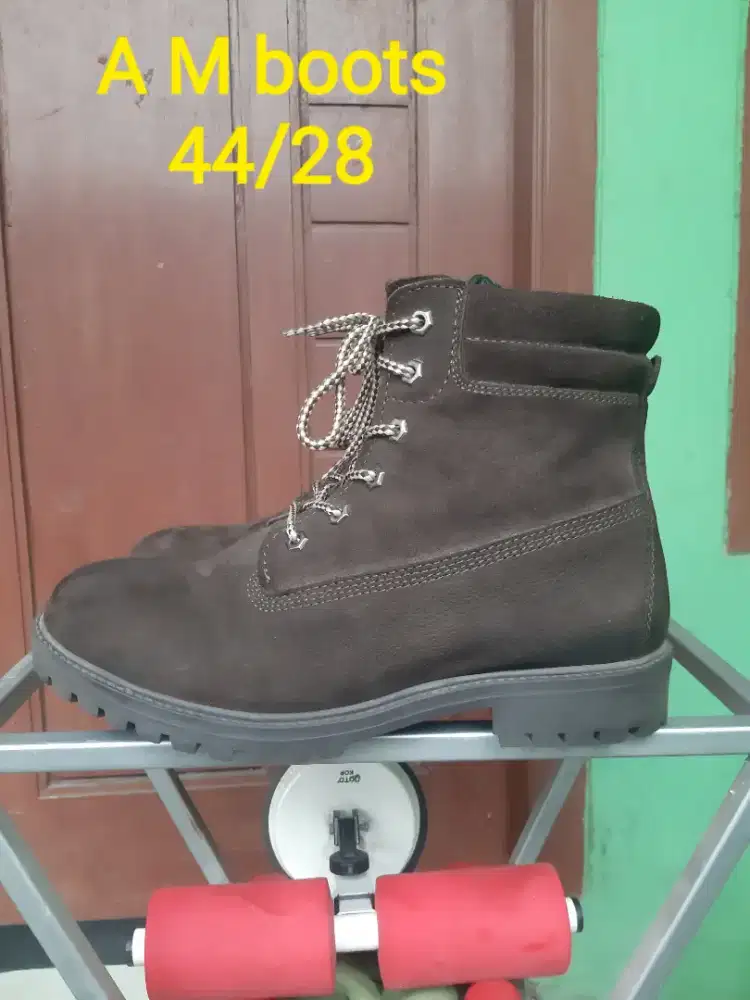 Boots kulit size 44