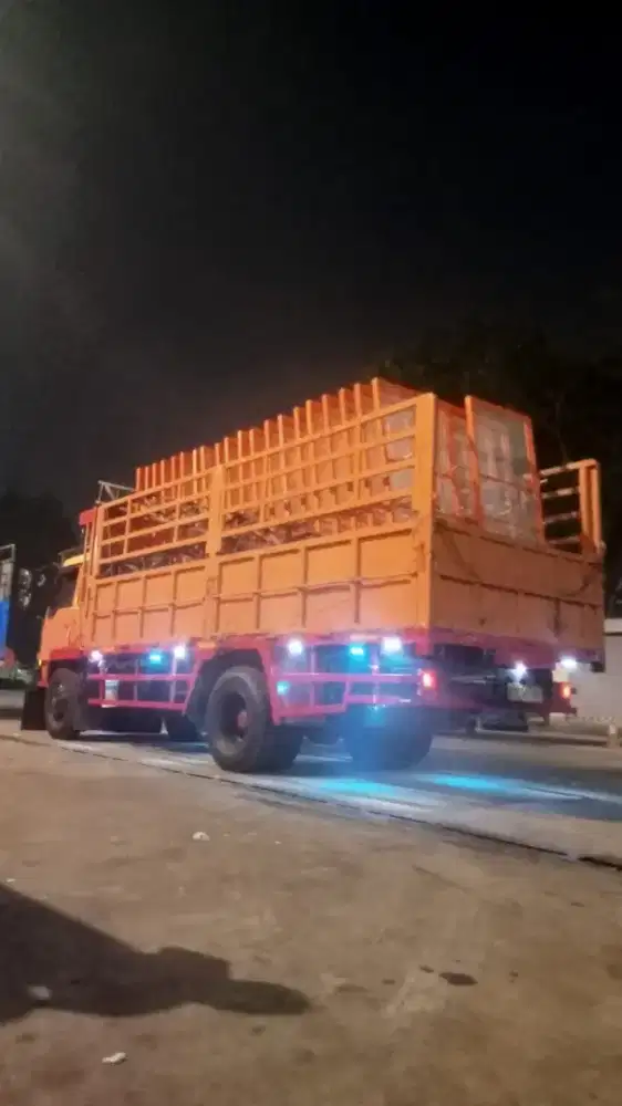 Nyari kerjaan apa saja .