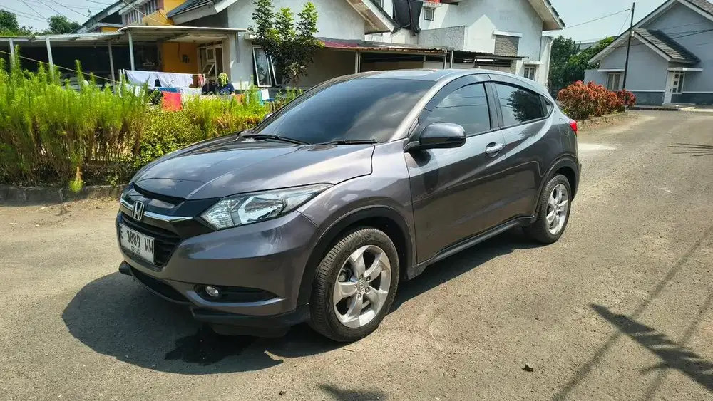 Honda HR-V 1.5 S CVT 2018 Gray Metalik - Istimewa Terawat Ready BSD