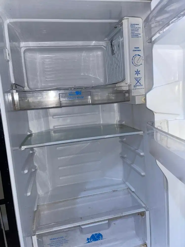 Kulkas / freezer aqua