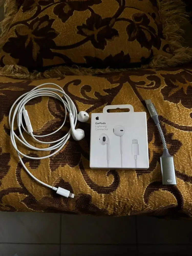 APPLE Earpods with Lightning Connector second
