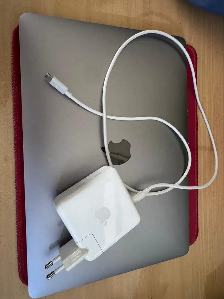 Macbook Pro M2 8/256