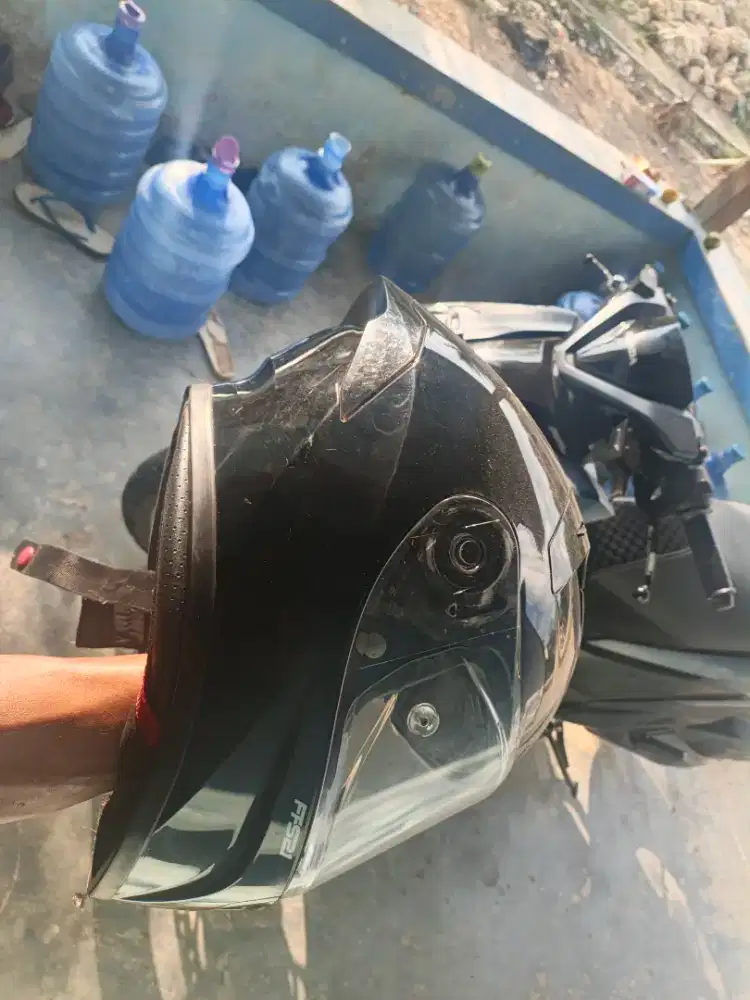 Helm RSV FFS21 Kondisi bekas
