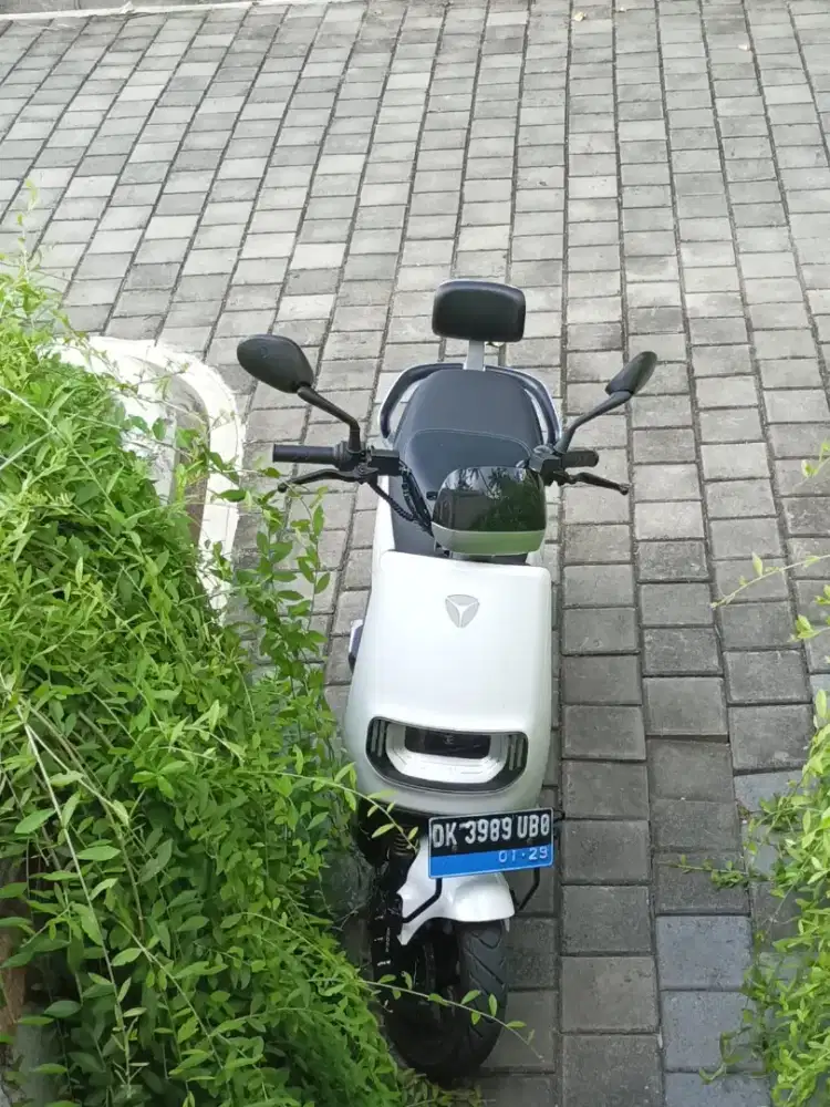 Yadea E8S pro 2023