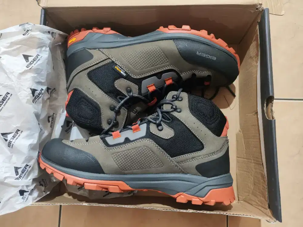 Sepatu Gunung Eiger Mamba Mid *Baru*