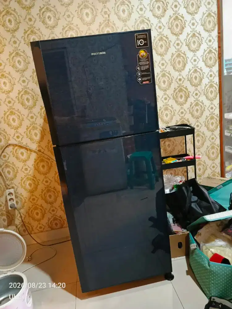 Kulkas polytron 2 pintu Blue garansi 10 thn