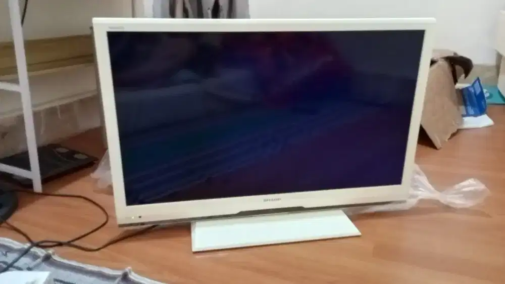 TV LED Sharp Aquos 32 Inci Putih (LC-32LE340M) - Mulus Siap Pakai