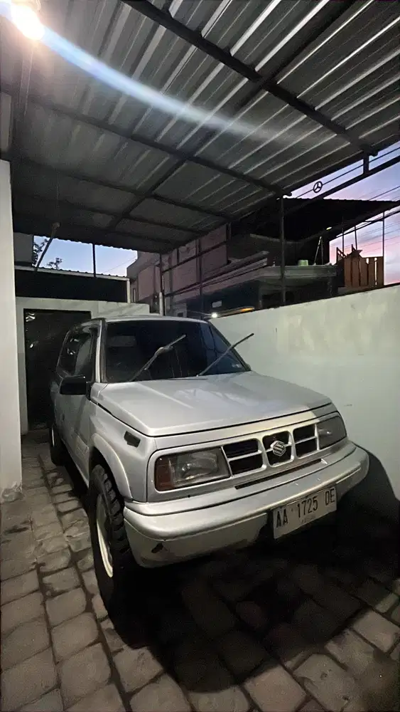 Suzuki Escudo nomade th 2000