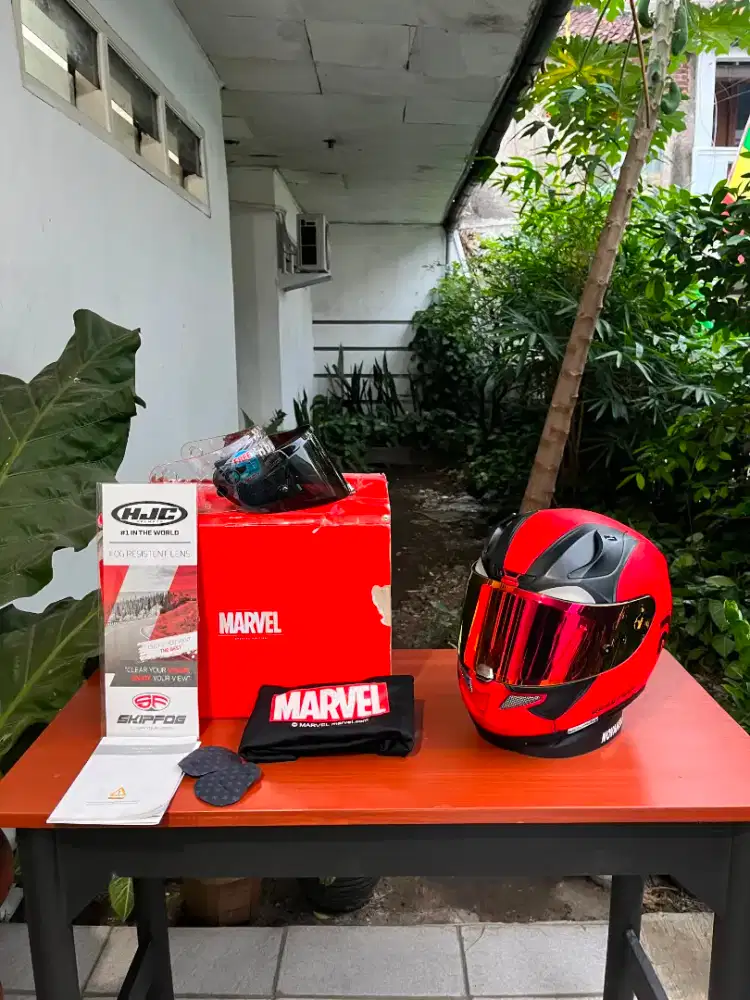 HJC RPHA 11 DEADPOOL