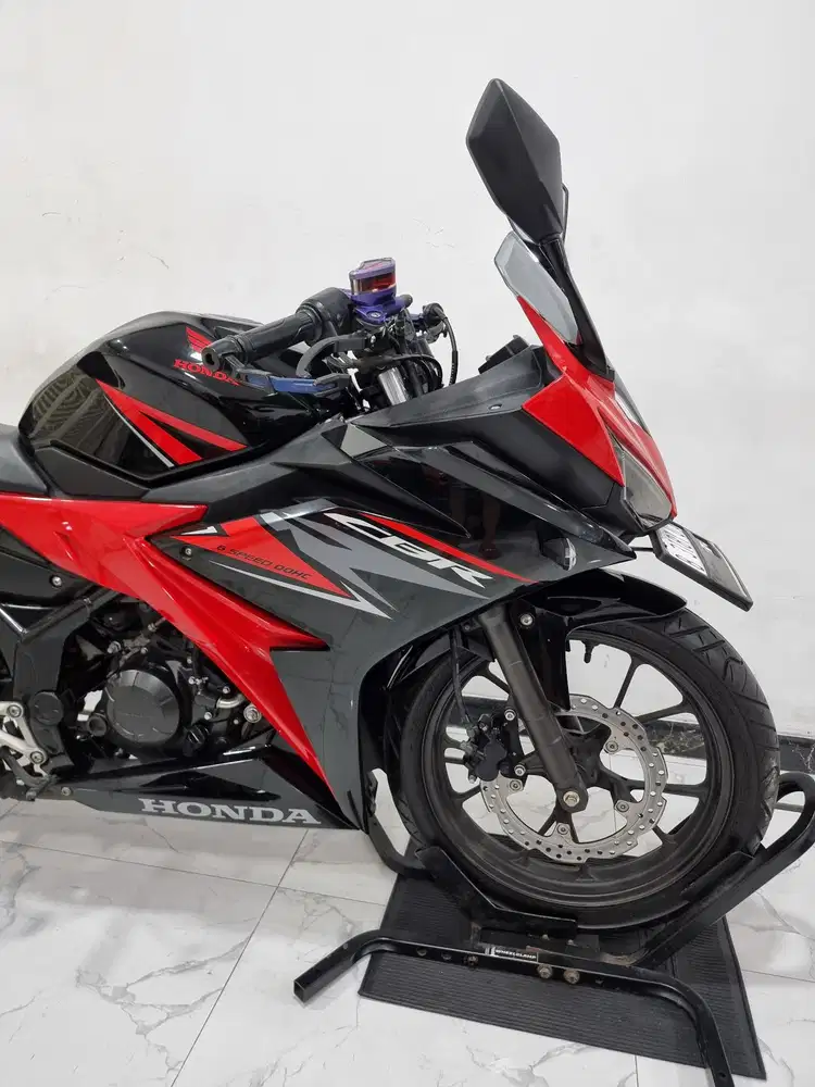 KM 5 RIBU !! Honda CBR 150 R LED Fi 2019 bln 7 Dijamin seperti baru
