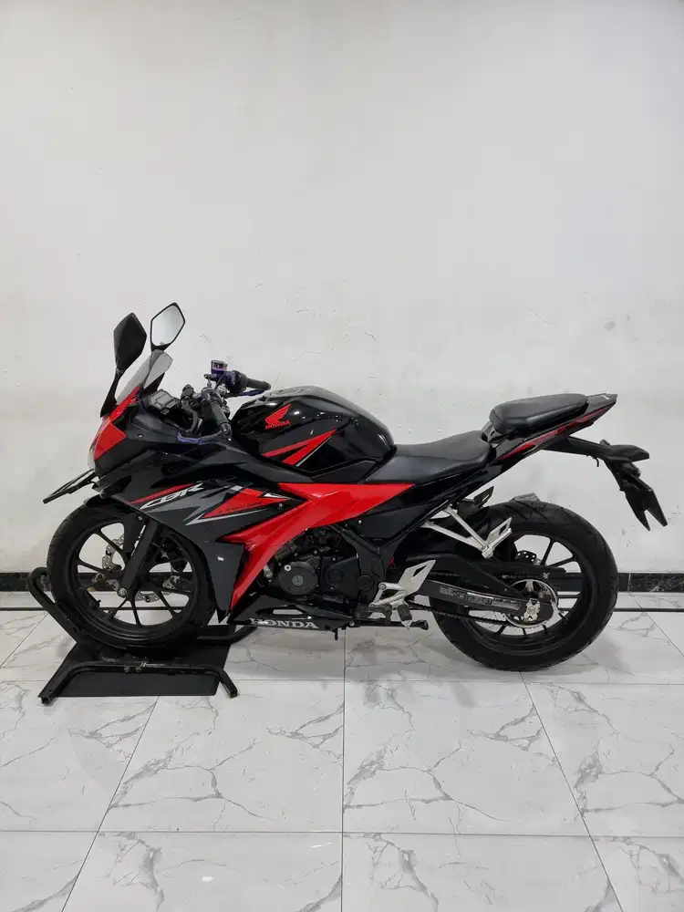 KM 5 RIBU !! Honda CBR 150 R LED Fi 2019 bln 7 Dijamin seperti baru