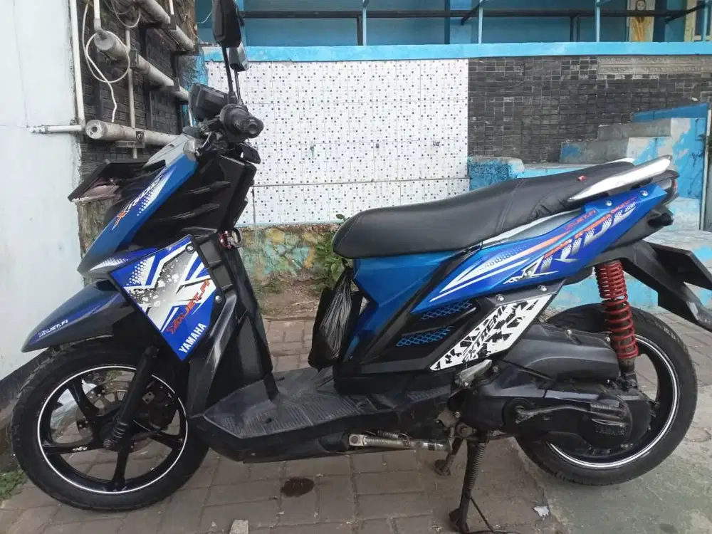 Yamaha Xride Biru 2014