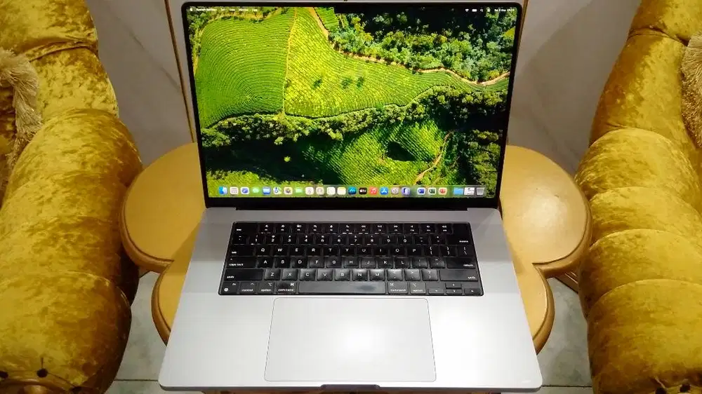 Macbook Pro SPEK MONSTER 16 inc Editing Render M1 MAX Ram 32GB SSD 1TB