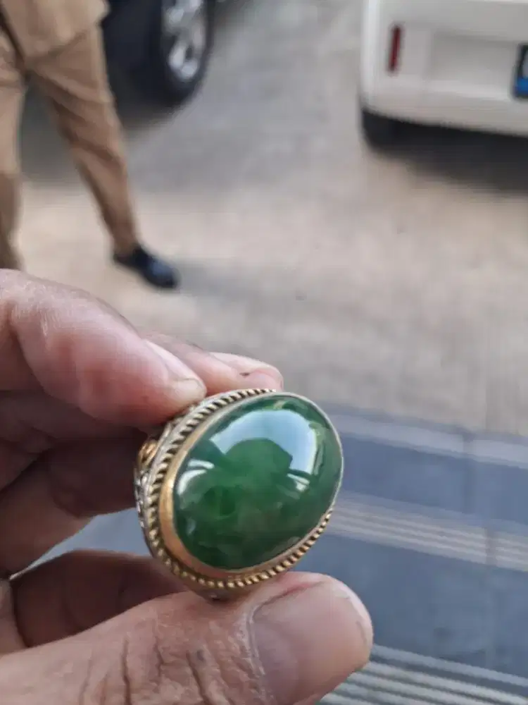 Jual batu cincin sungai dare ukuran montok batu kristal hijau