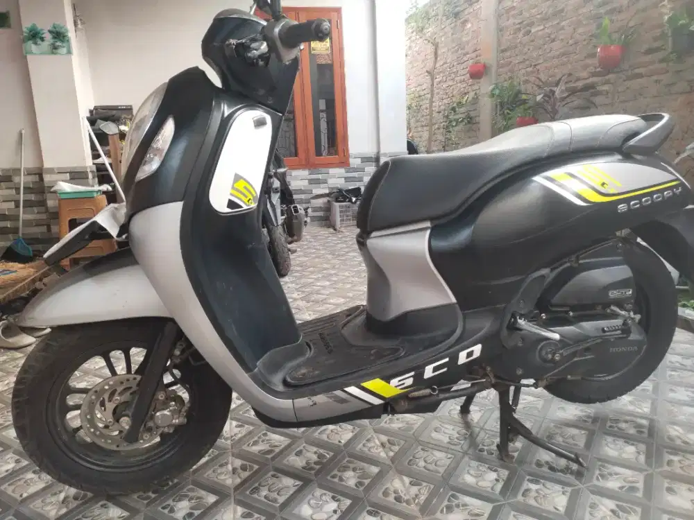 Dijual Motor Honda Scoopy Sporty 2023