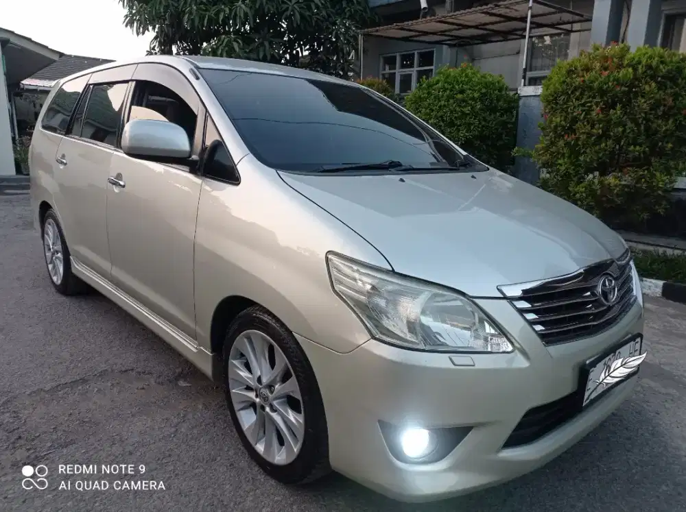 Innova G th 2011 kondisi istimewa