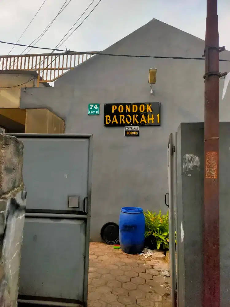 Rumah kontrakan 8 kamar dekat pusat kota