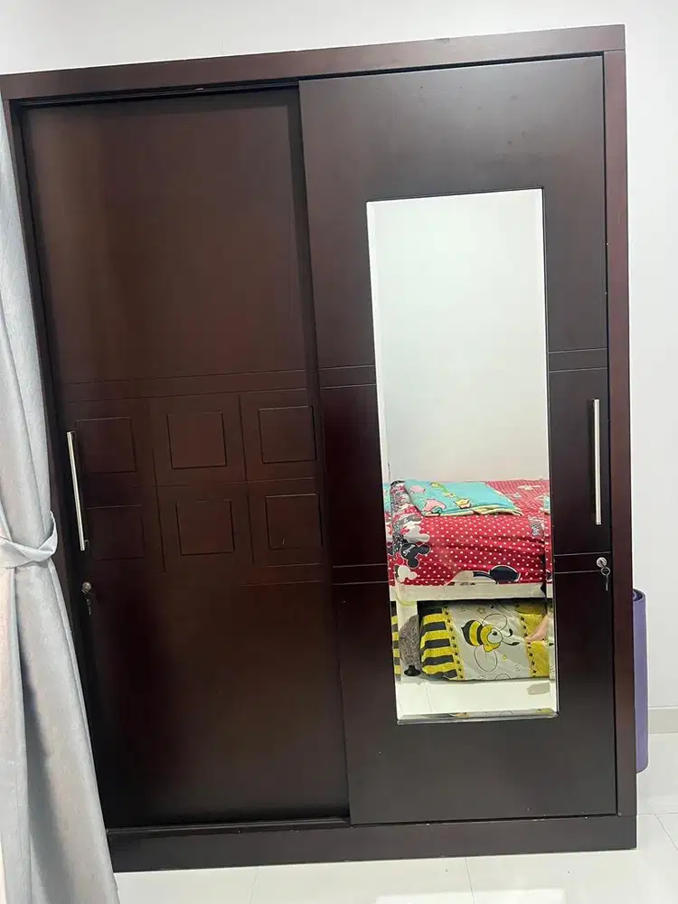 Lemari DEF bahan kokoh