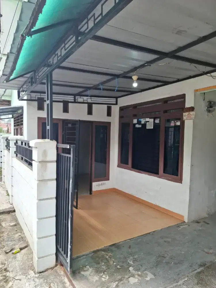 Rumah tengah kota. Dekat RS graha