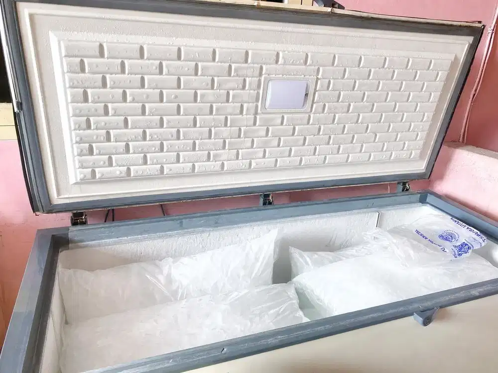 DIJUAL FREEZER GEA 500 LITER
