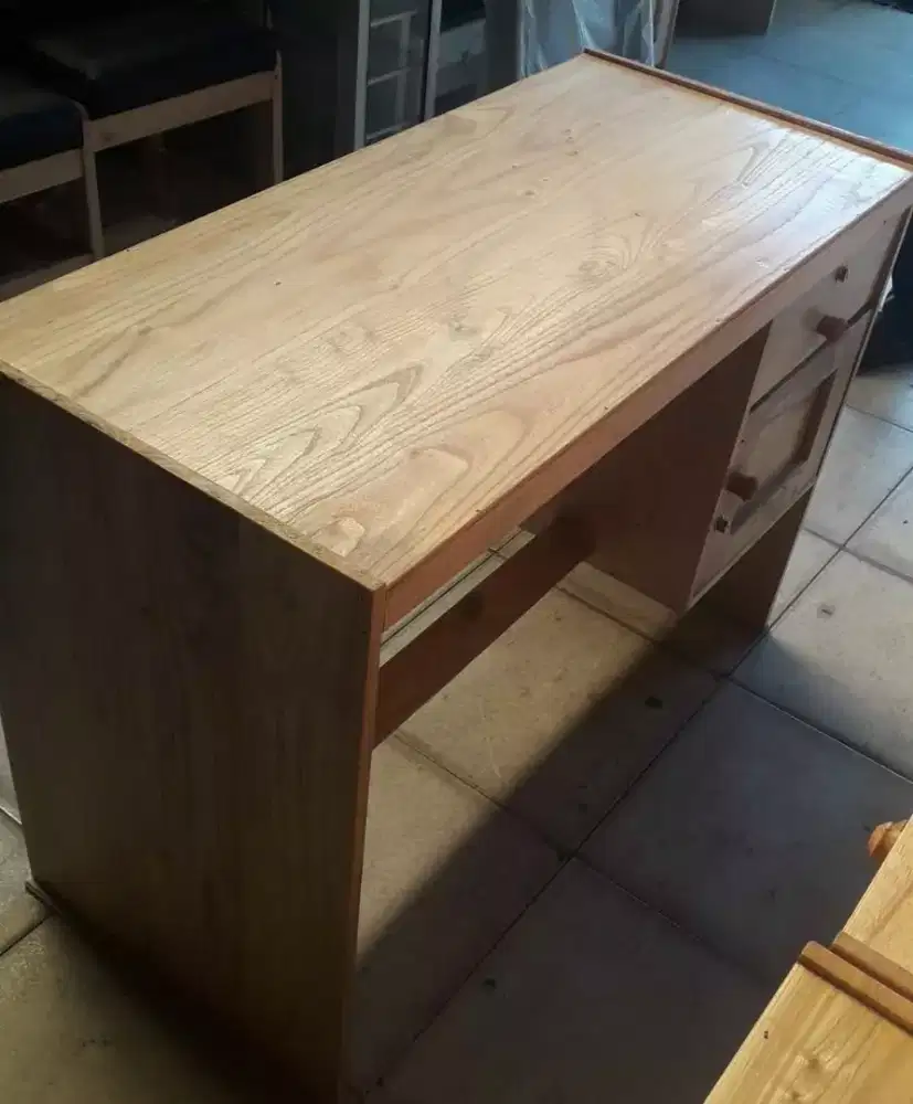 Meja kerja Kayu Sungkai