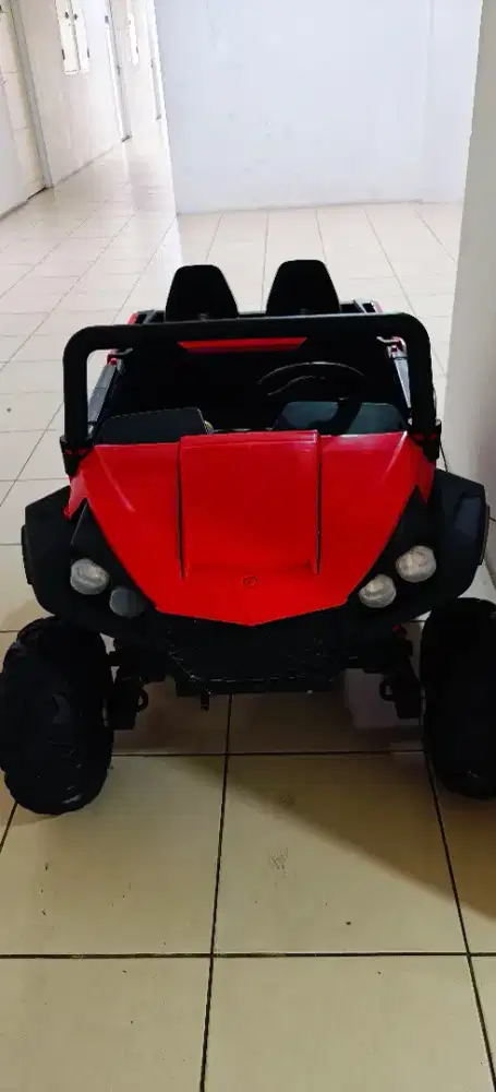 Dijual cepat Mainan Mobil Accu Anak  Versi Mobil Jeep