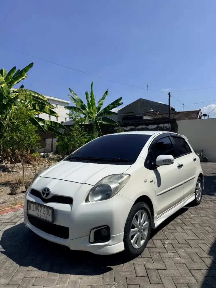 toyota yaris E MMC automatic tahun 2012