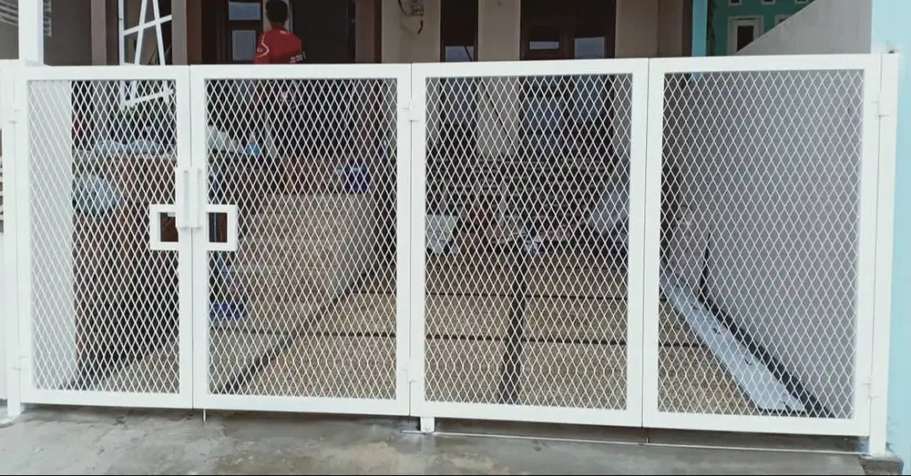 Pintu pagar modern minimalis expanded