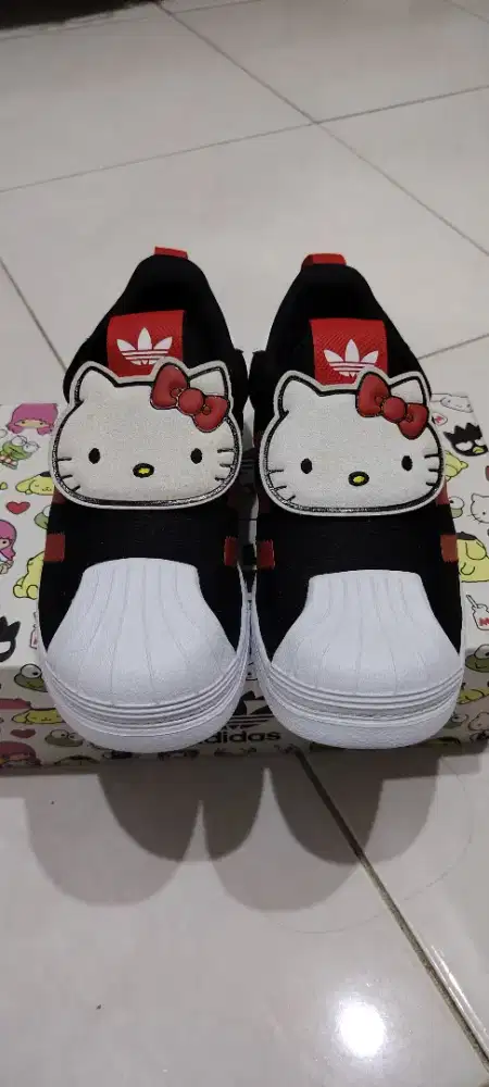 Sepatu anak Adidas Hello Kitty Superstar 360C