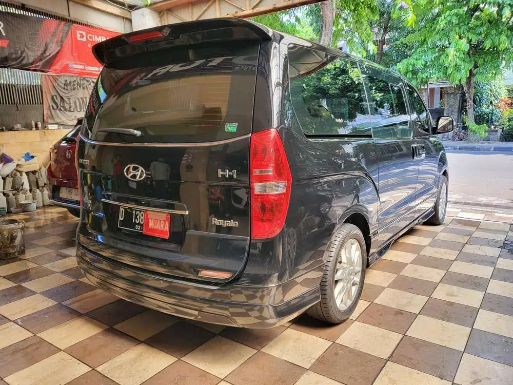 HYUNDAI H-1 ROYALE AT DIESEL 2014