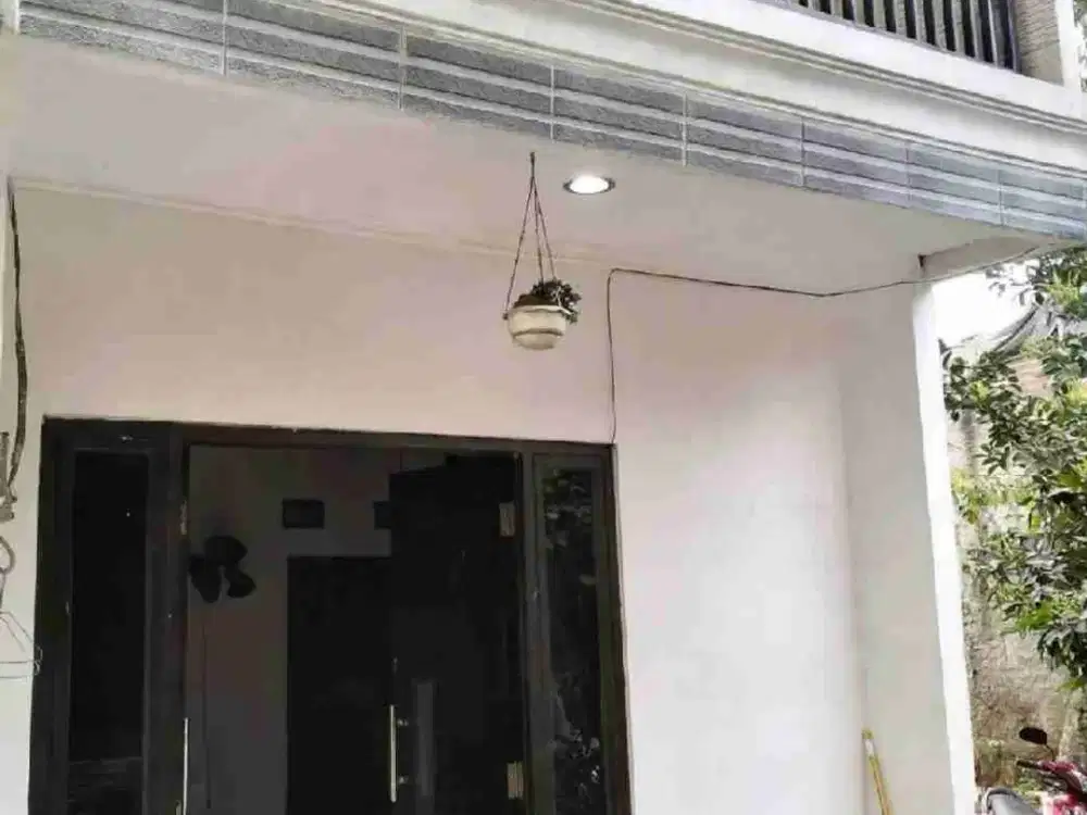 di jual rumah 2 lantai strategis
